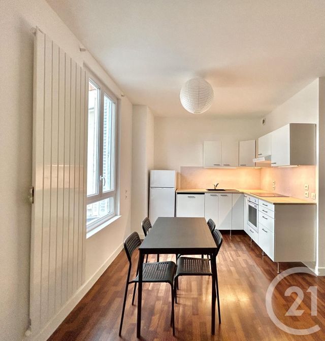 Appartement à louer - 2 pièces - 53.0 m2 - SURESNES - 92 - ILE-DE-FRANCE - Century 21 Arconsilium